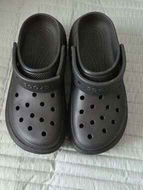 CROCS Chunky Platform Black W9/M7